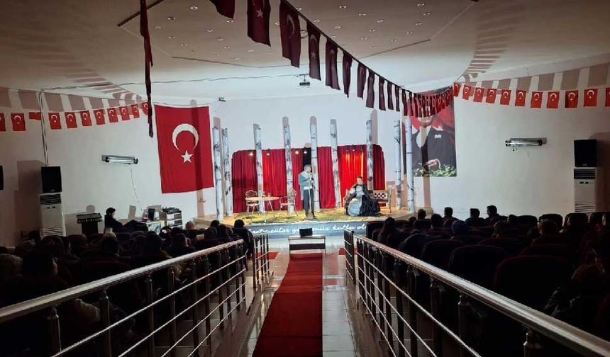 Merkezefendi Kent Tiyatrosu'nun Oyunu Çavdır’da Büyük Beğeni Topladı