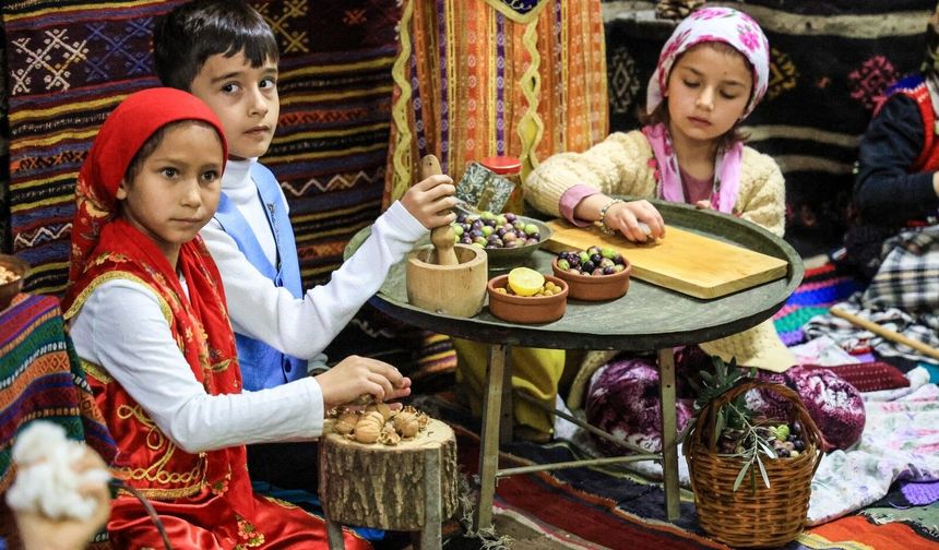 Çamelili minik öğrenciler Yöresel Kültür Şöleninde yöresel kültürlerini öğrendi