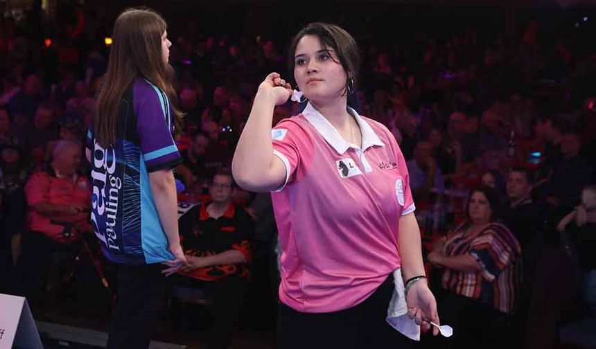 İngiltere’de fırtına gibi esen Denizlili Zehra dünya şampiyonu oldu