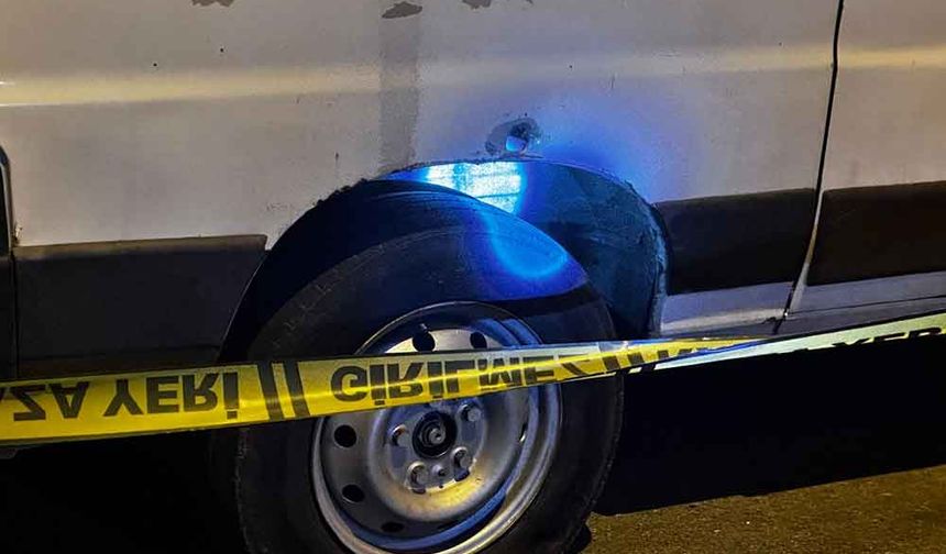 Park halindeki minibüsü kurşunlayıp kaçtılar