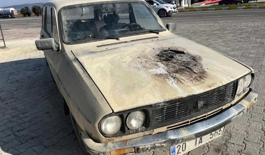 Seyir halindeki otomobil alev aldı