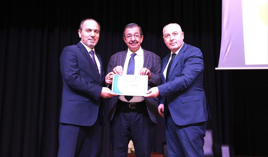 PAÜ’de 2025 Aile Yılı Etkinlikleri Değerlendirme Programı ve Hayati İnanç Konferansı Gerçekleştirildi