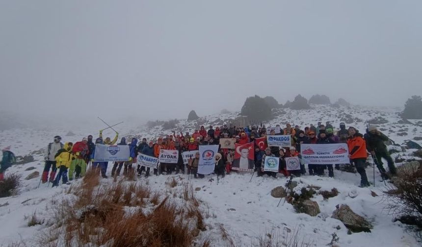 Kazıkbeli Savaşı anısına Honaz Dağı’na zirve tırmanışı