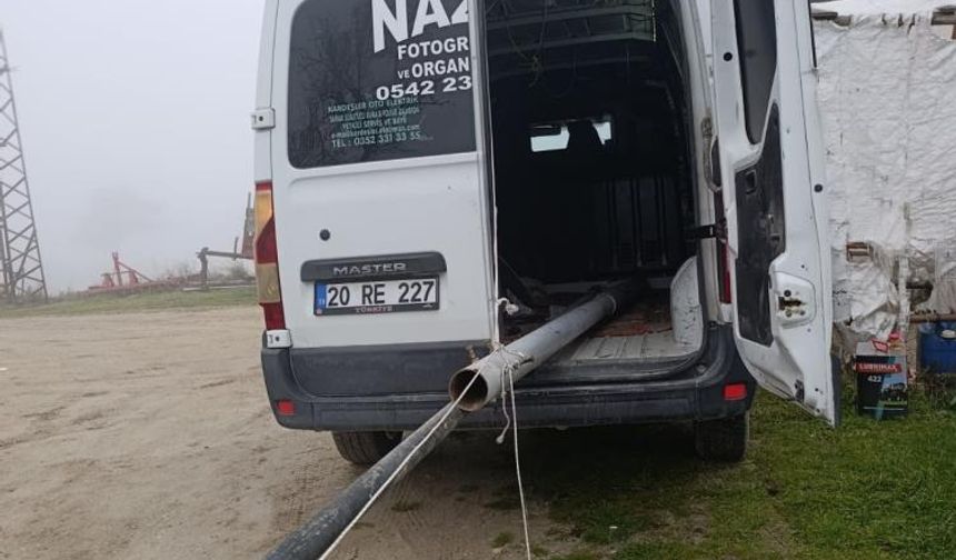 Bayrak direğinin ipini çaldılar