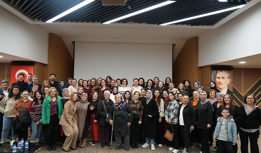 Denizli Büyükşehir’den kadınlara dijital güç eğitimi