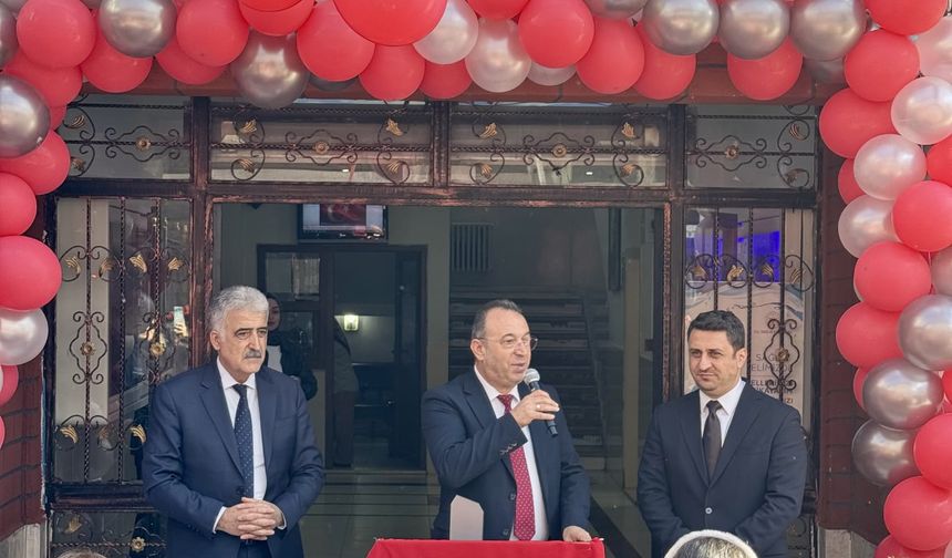 OYAK Çimento “Renkli Yakalar” ile Geleceği Güzelleştiriyor