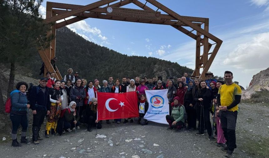 Doğaseverler Denizli’nin yeşilliklerine yürüyor
