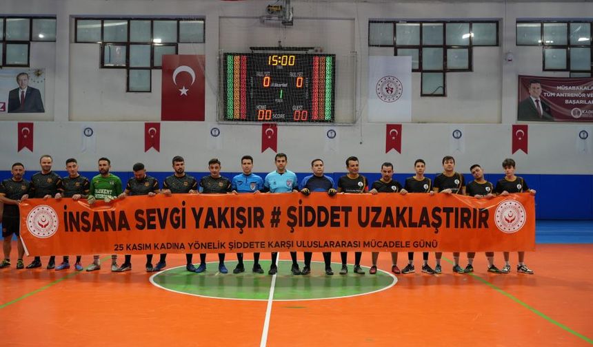 Tavas'ta mahalle'ler kozlarını sahada paylaştı