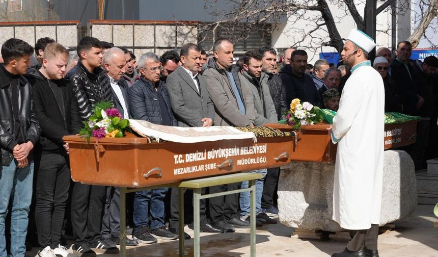 Kazada hayatını kaybeden baba ve oğlu son yolculuklarına uğurlandı