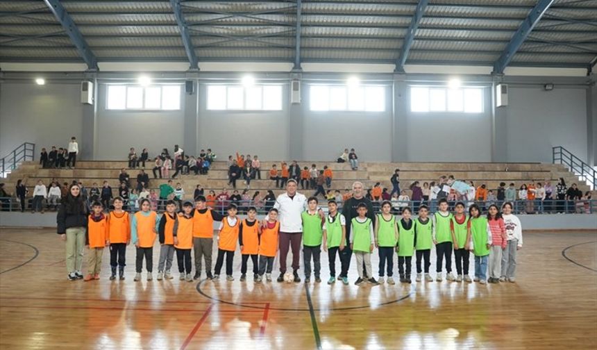 Sınıflar Arası Futsal Turnuvası’nda heyecan sürüyor