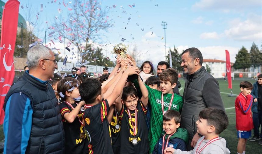 Levend Sarıoğlu U-10 Futbol Ligi’nde muhteşem final