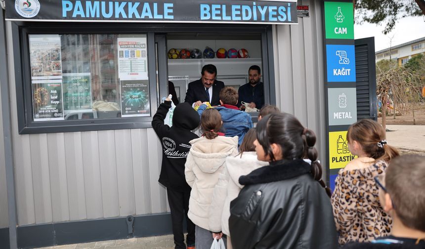“Pamukkale'de atıklar sevince dönüştü: Minik çevreciler eğlenerek kazandı!”