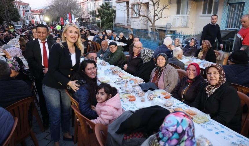 Merkezefendi Belediyesi Akkonak Mahallesi’nde iftar sofrası kurdu