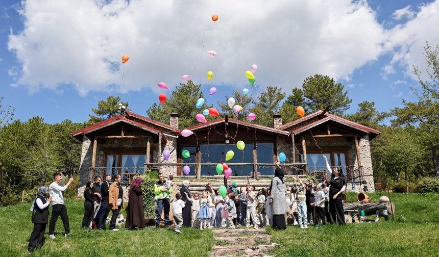 Çameli’de minik öğrencilerin Kur’an-ı Kerim’e geçiş heyecanı düzenlenen törenle taçlandı
