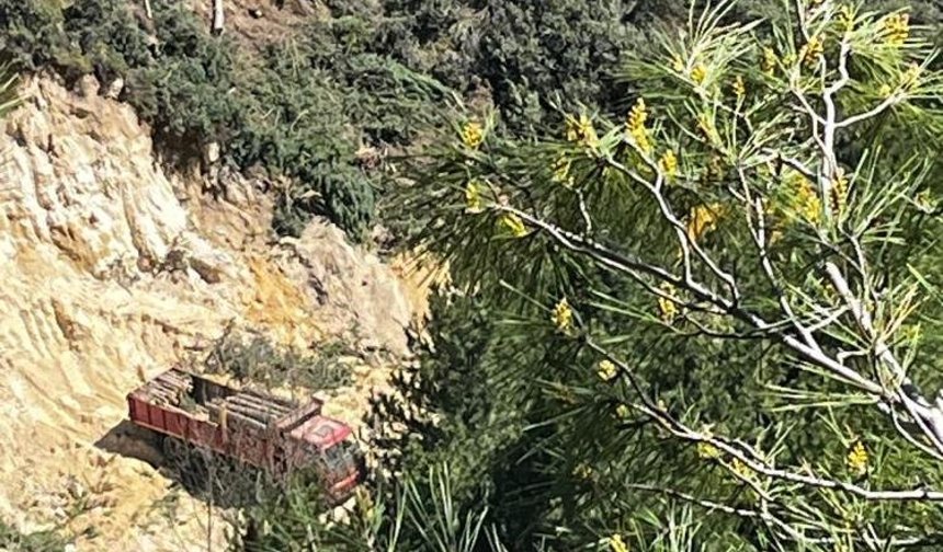 Buldan’da tartışmalı maden sahasında ağaç kesimi başladı