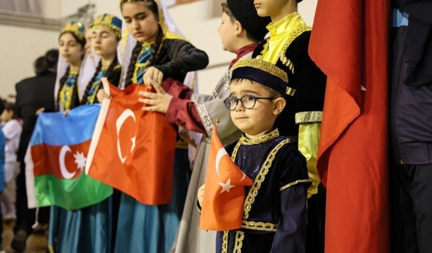 Türk ve Azeri kardeşler 23 Nisan coşkusunu Çameli'nde birlikte yaşadı