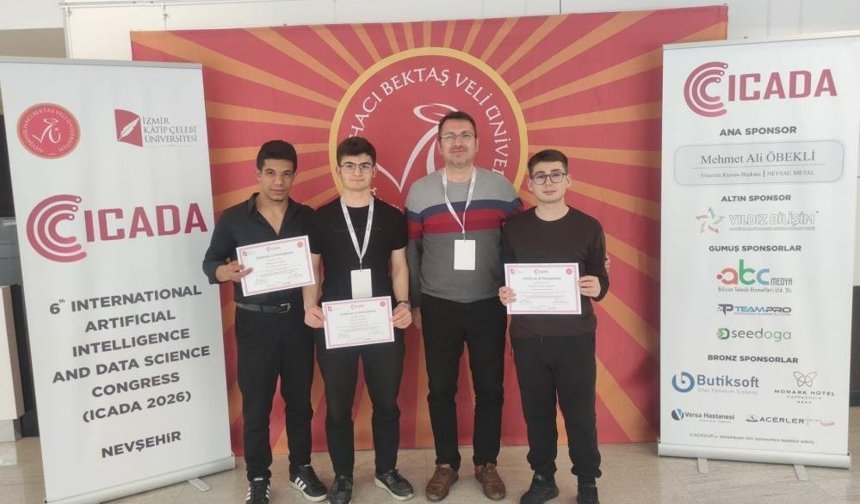 Denizli’nin meslek liseli gençleri uluslararası kongrede makale sundu