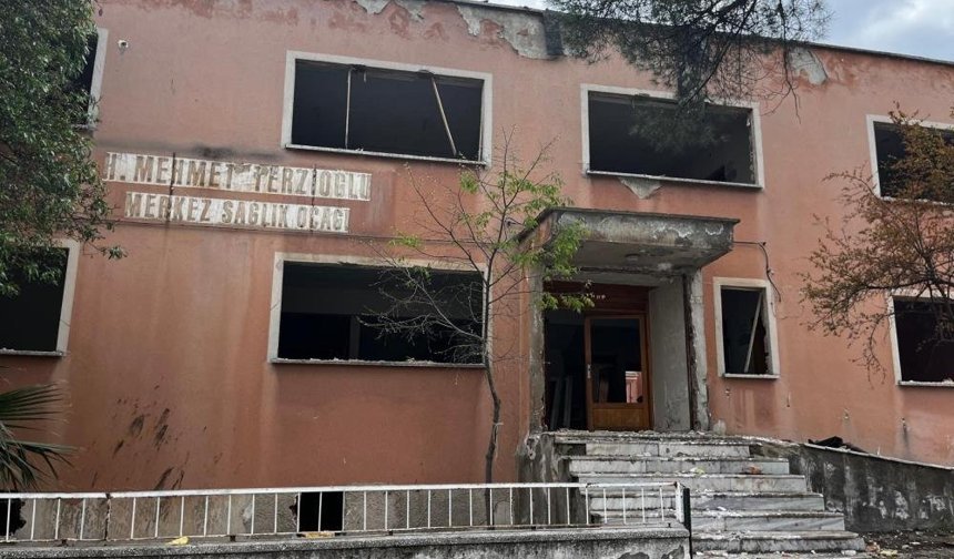 Buldan’da depreme dayanıksız sağlık ocağında yıkım başladı