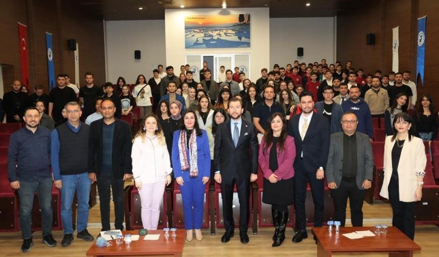 DENİB Başkanı Uğurlu Üniversite'lilerle Deneyimlerini Paylaştı