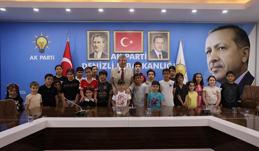 AK Parti Denizli İl Başkanlığı’nda Çocukların Bayram Coşkusu