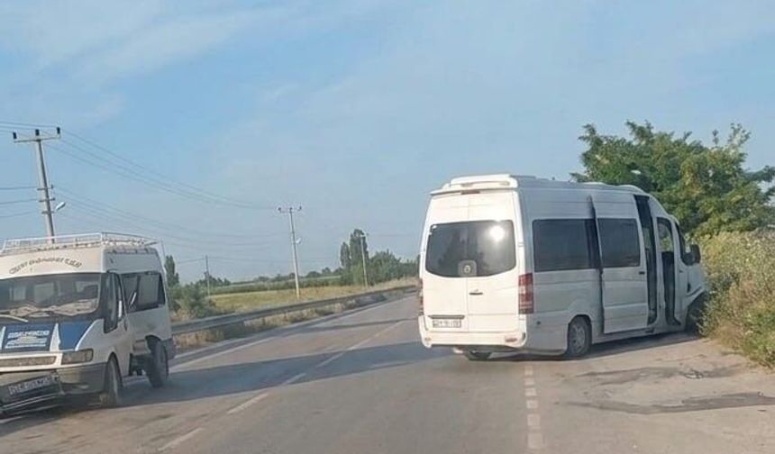 Denizli'de İşçi Servisleri Çarpıştı; 10 Yaralı