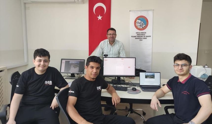 Denizli'li Gençlerin ‘Hava kalitesini izleyen akıllı göz' Projesi Finale Çıktı