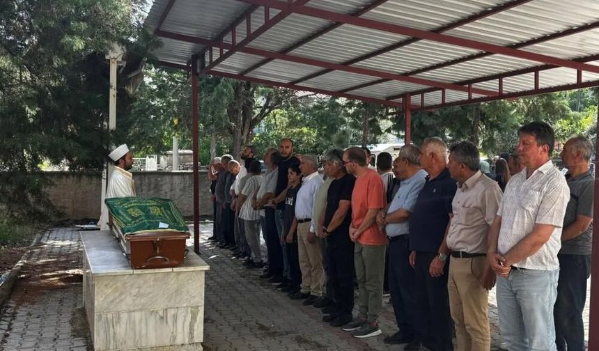 Gazeteci Sözeri’nin Annesi Son Yolcuğuna Uğurlandı