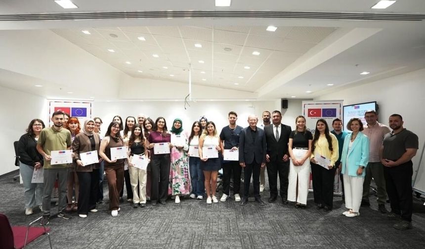 Geleceğin Dijital Tasarımcıları Uluslararası Sertifikalarına Kavuştu