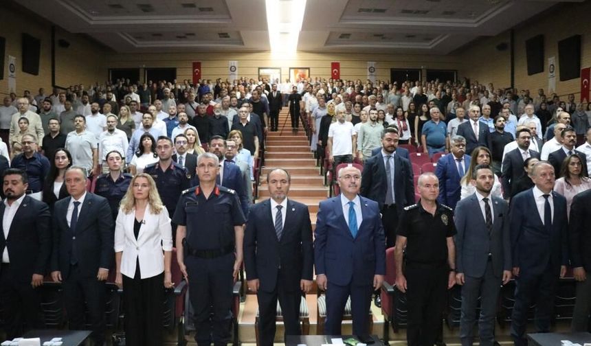 Sanal Kumar Tehlikesine Dikkat Çeken Vali Köşger: "Benim hanımı bile kumar bağımlısı yapacaklar"