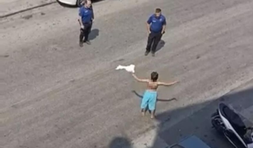 Denizli'de Yarı Çıplak Sokağa Çıkan Kadın Daha Sonra 3. Kattan Atladı