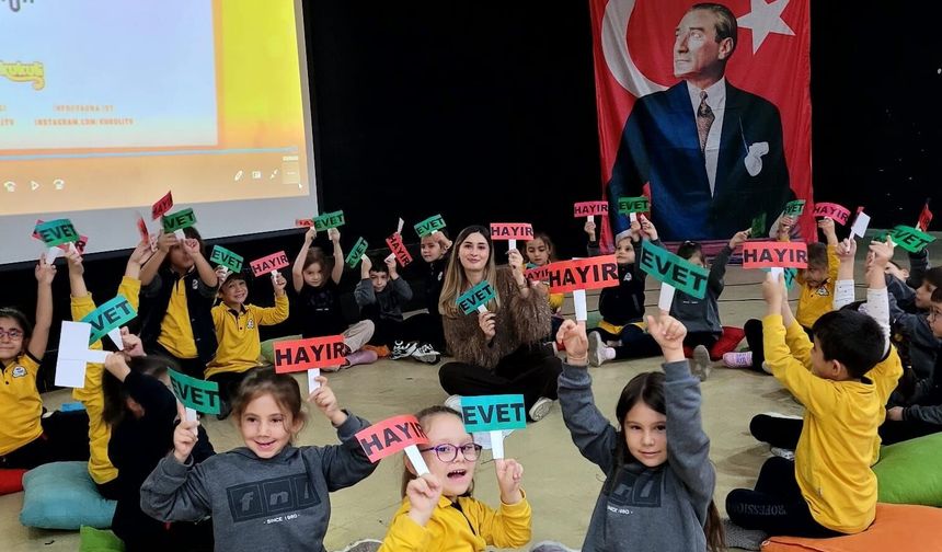 Uzmandan Velilere Yaz Tatili Uyarısı: “Dinlenirken Öğrensin, Öğrenirken Eğlensin”
