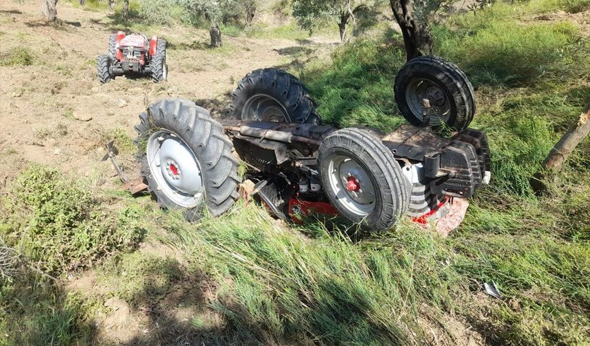 Çiftçi Devrilen Traktörün Altında Kalarak Hayatını Kaybetti