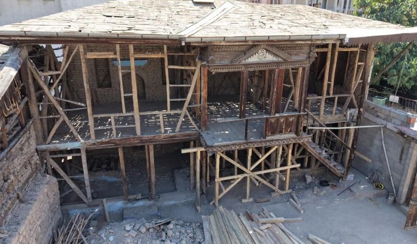 Merkezefendi’de Tarihi Şerbetçioğlu Konağı’nda Restorasyon Çalışmaları Başladı