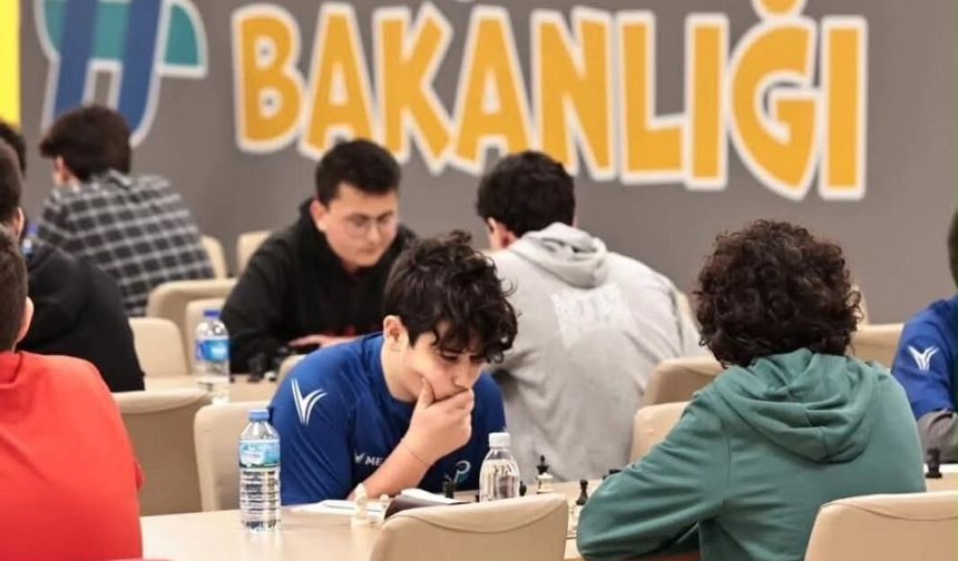 Satranç'ın Kalbi Denizli’de Atmaya Devam Ediyor