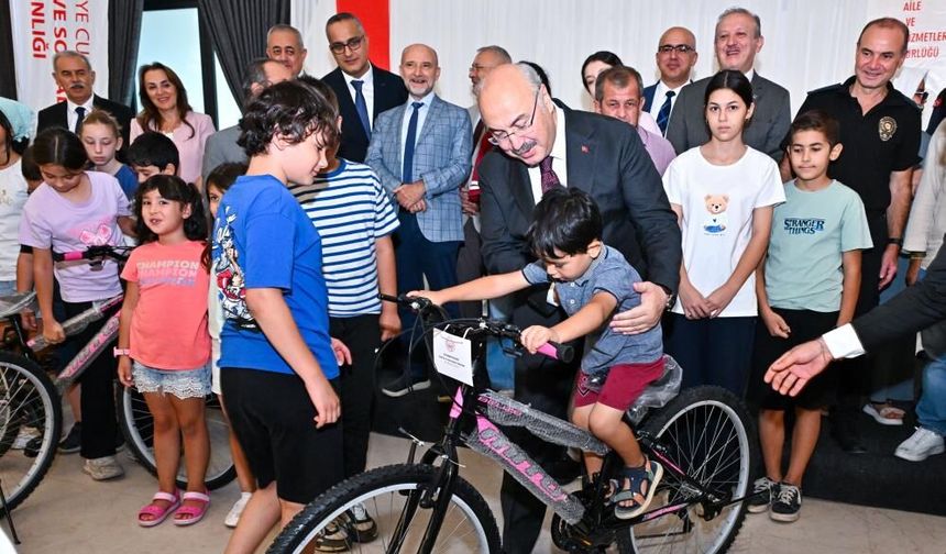 Çocukların Bisiklet Sevinci Yüzleri Güldürdü
