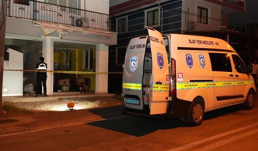 Denizli'de Husumetlileri Olan Berberin Dükkanına Kurşun Yağdırıp Kaçtılar