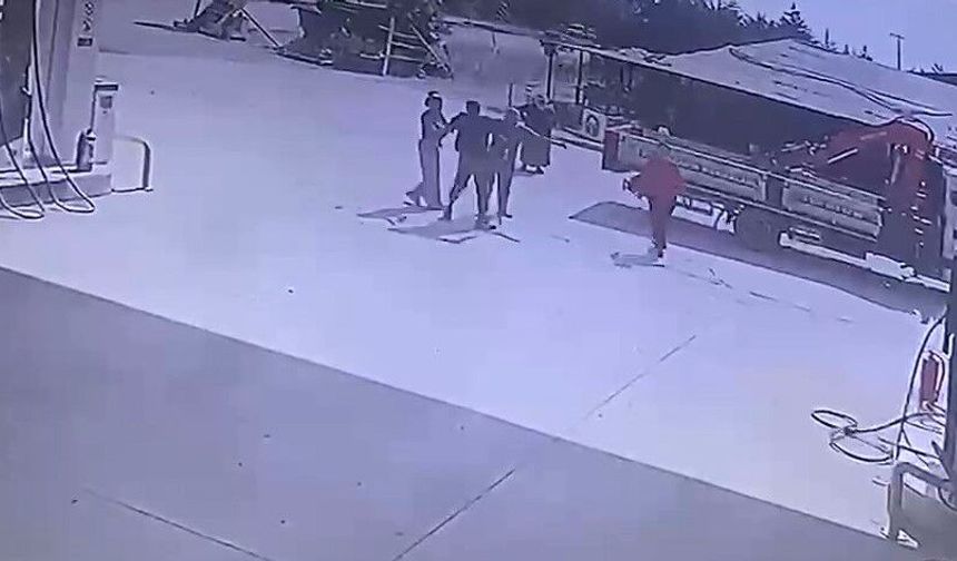 Denizli Tavas’ta Genç Kızın Ailesinin Yanından Kaçırılma Anı Kamerada