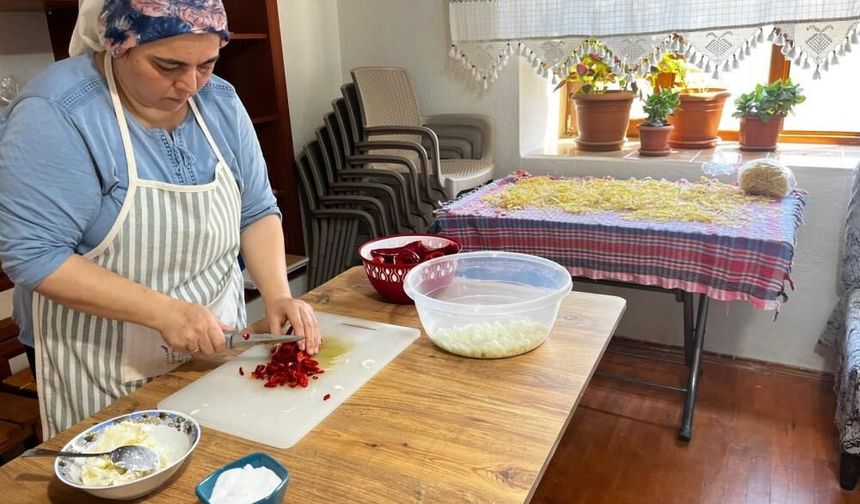 Buldanlı Kadınlar Kışlık Gıda Hazırlıklarına Başladı