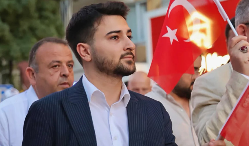Ak Parti Denizli Gençlik Kolları Başkanı Mahmut Mert Çelik İstifa  Etti