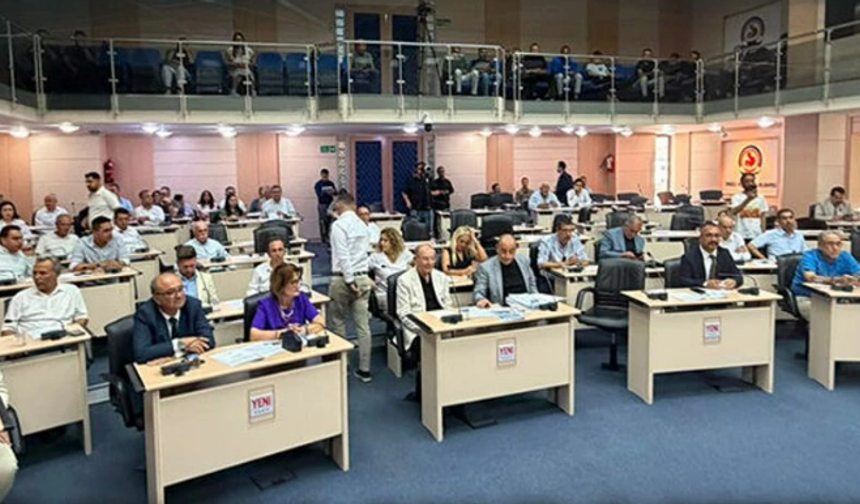 Denizli Büyükşehir  Meclis'inde  Yeni Tablo  44 Üye Yeni Parti’ye Geçti