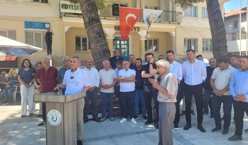 Üzüm üreticisinin sesi olan Başkan Hakan; "Üreticinin alın teri bu kadar ucuz değil"