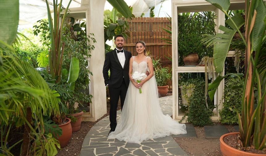 Özlem ve Onur Çifti  Denizli’de Düzenlenen Düğünle Dünyaevine Girdi
