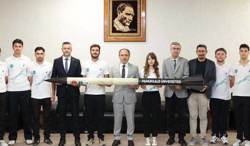 PAÜ’nün TEKNOFEST’teki Gururu Hazar Aerospace Takımından Rektör Güngör’e Ziyaret