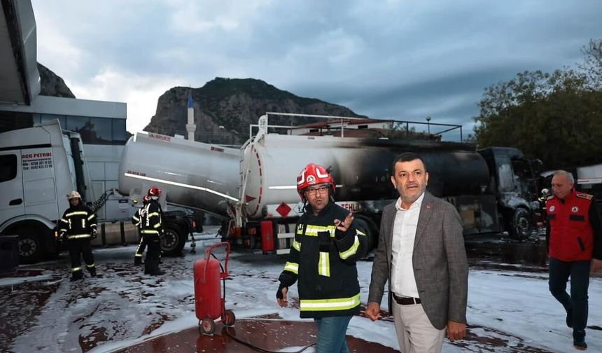 Başkan Çavuşoğlu Yangının Ardından İşletme Sahipleri ve Çalışanları Ziyaret Etti