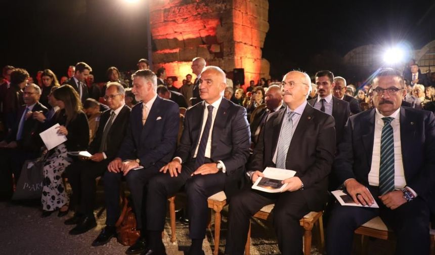 Bakan Ersoy, Hierapolis'teki Buluşmada Türkiye Arkeolojisinin Yeni Vizyonunu Anlattı