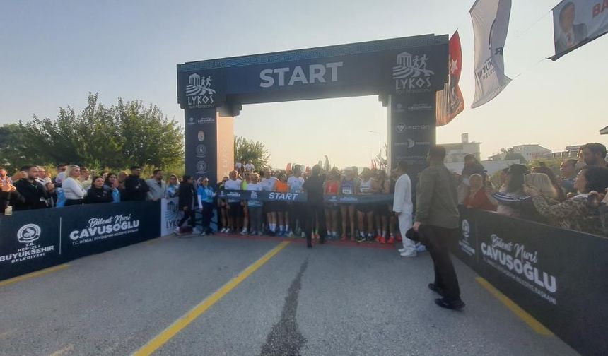Lykos Yarı Maratonu'nda Binlerce Kişi Koştu