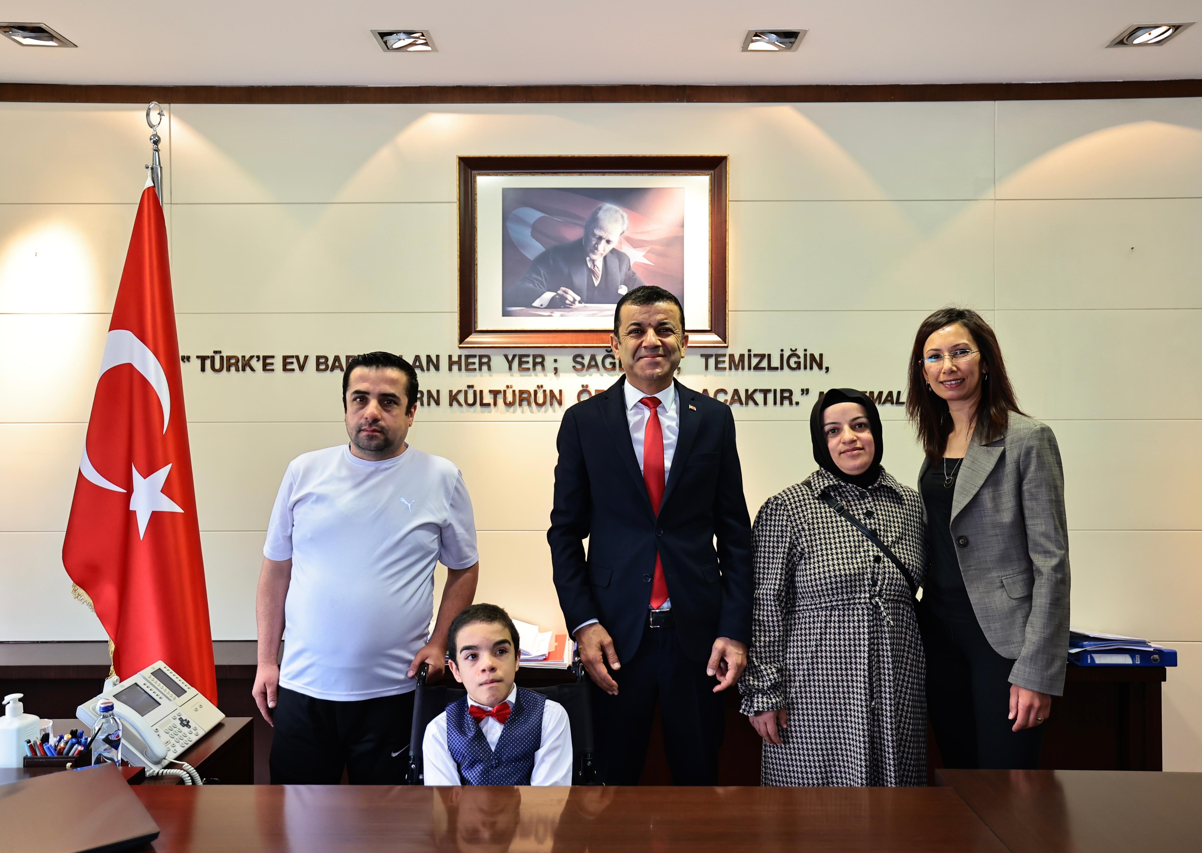 Başkan Bülent Nuri Çavuşoğlu Abdurrahman Yılmaz Ve Ailesi