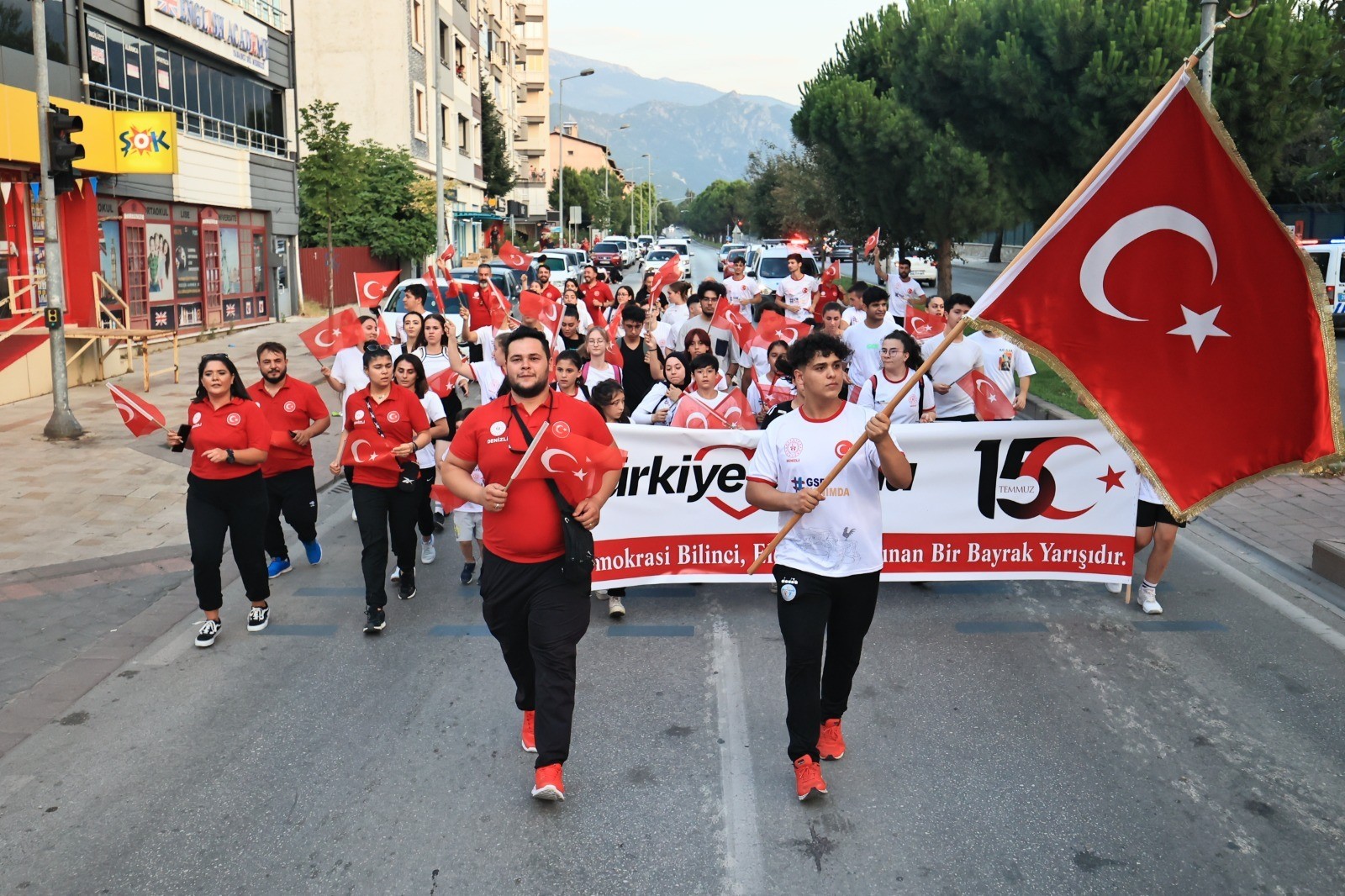 Deni̇zli̇'de ‘15 Temmuz Sancak Koşusu’ Düzenlenecek (2)