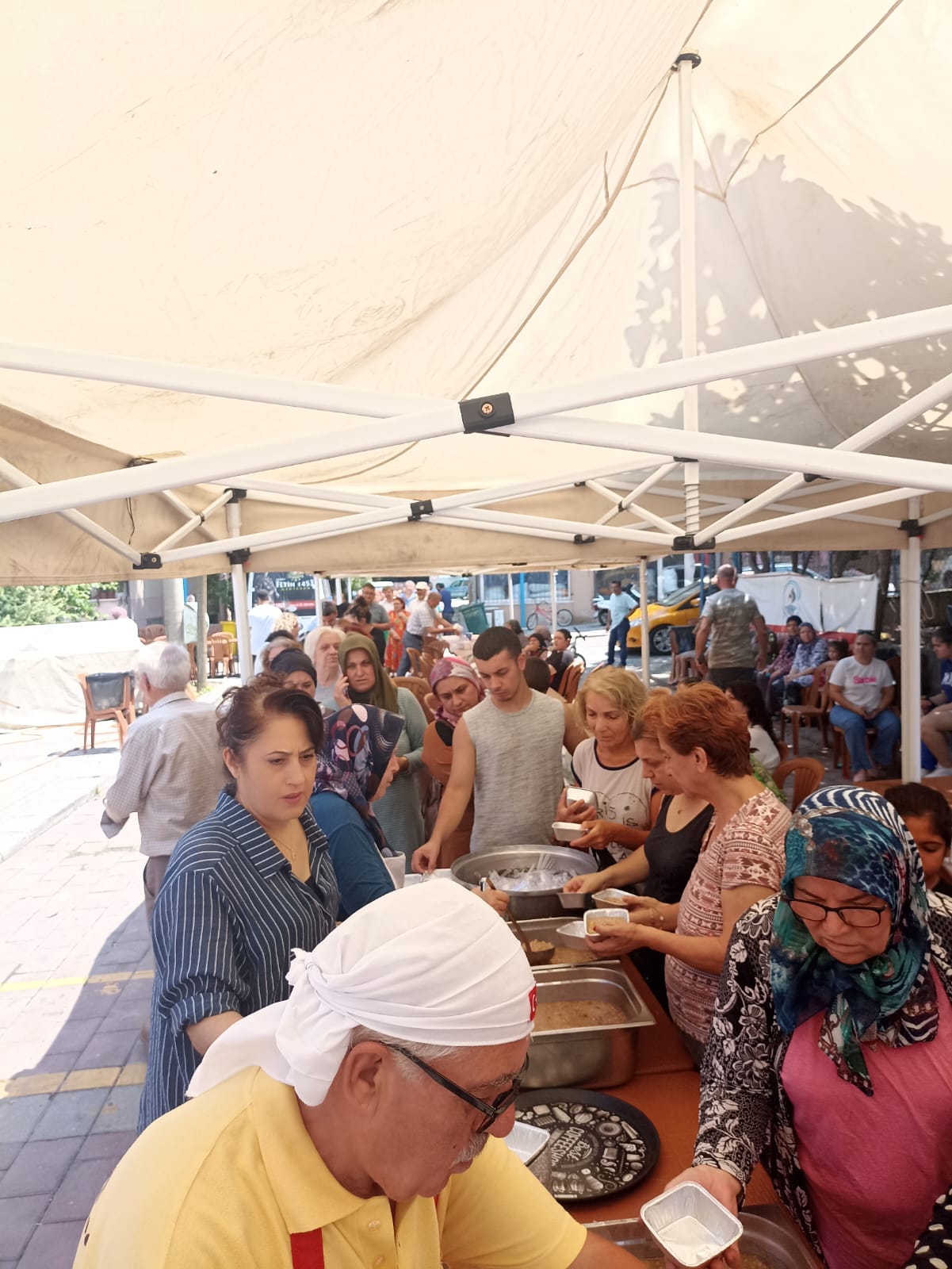 Fesleğen Mahallesi Aşure Hayrında Buluştu (6)