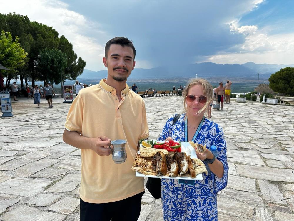 Pamukkale'nin Eşsiz Güzelliğinde Ilk Kez Kebapla Tanıştılar (3)